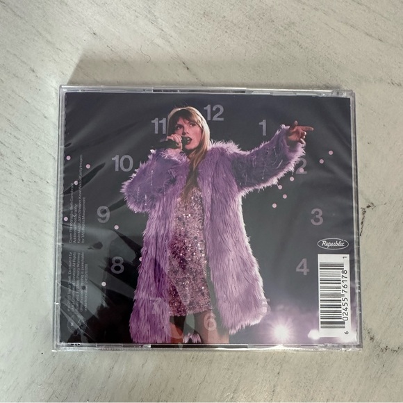 Tour exclusive Taylor Swift’s Midnights Late Night Edition CD. - Picture 2 of 3